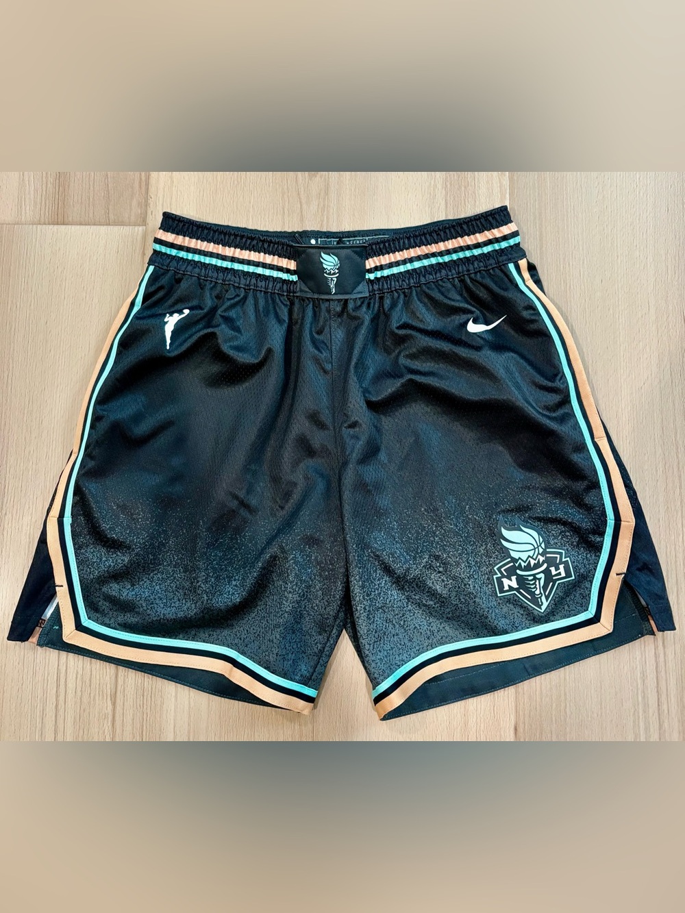 Nike Women's New York Liberty Victory Shorts size Small - black/teal/orange fade